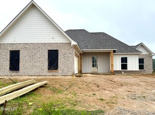 302 Tremont Dr, Florence, MS 39073