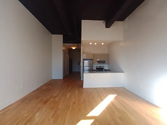 Rented by City Vista Inc | media 32