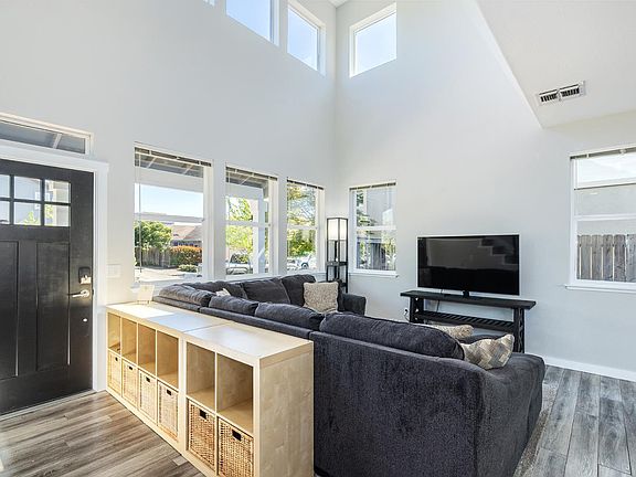 4th image of 1104 River Pine Circle
