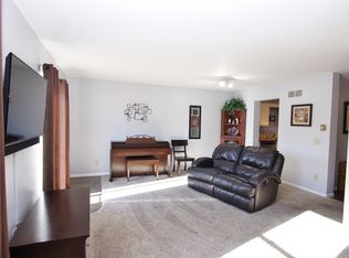 1603 Delaware Ct, Geneva, IL 60134