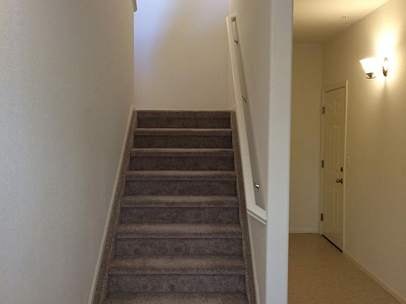 Entry to 2nd level unit