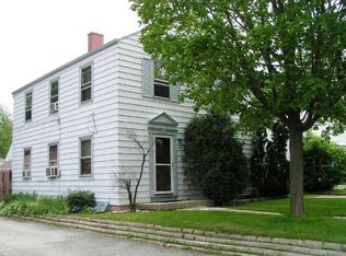 2164 S 89th St, West Allis, WI 53227