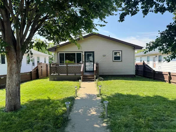 1337 20th Ave SW, Cedar Rapids, IA 52404