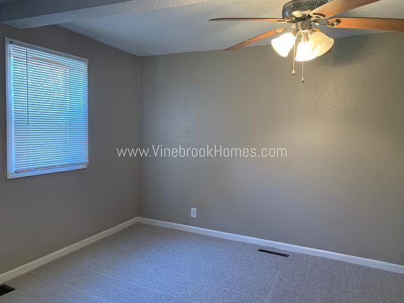 5th image of 3906 Windsor Ave