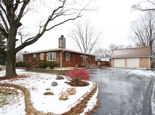 118 Crystal Lake Rd, Lake In The Hills, IL 60156