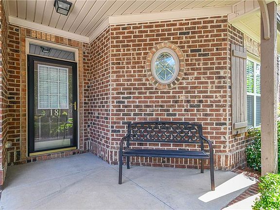 4th image of 18 Liberty Square Cir