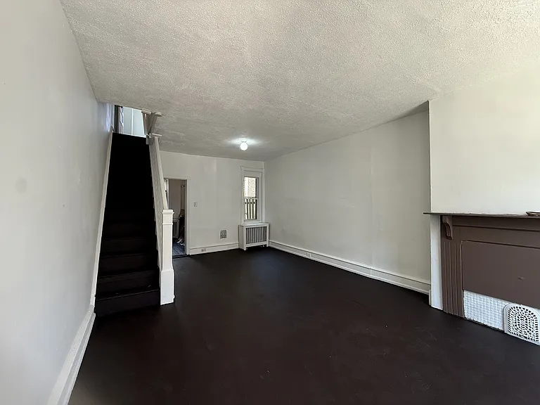 1524 S Dover St — Photo 3