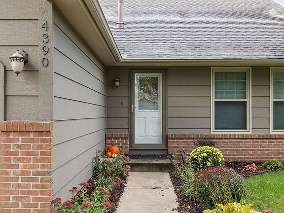5th image of 4390 Livingston Dr