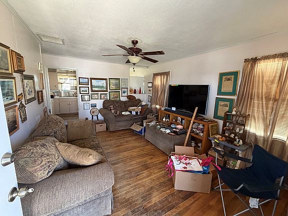 3rd image of 3205 Hill Ave