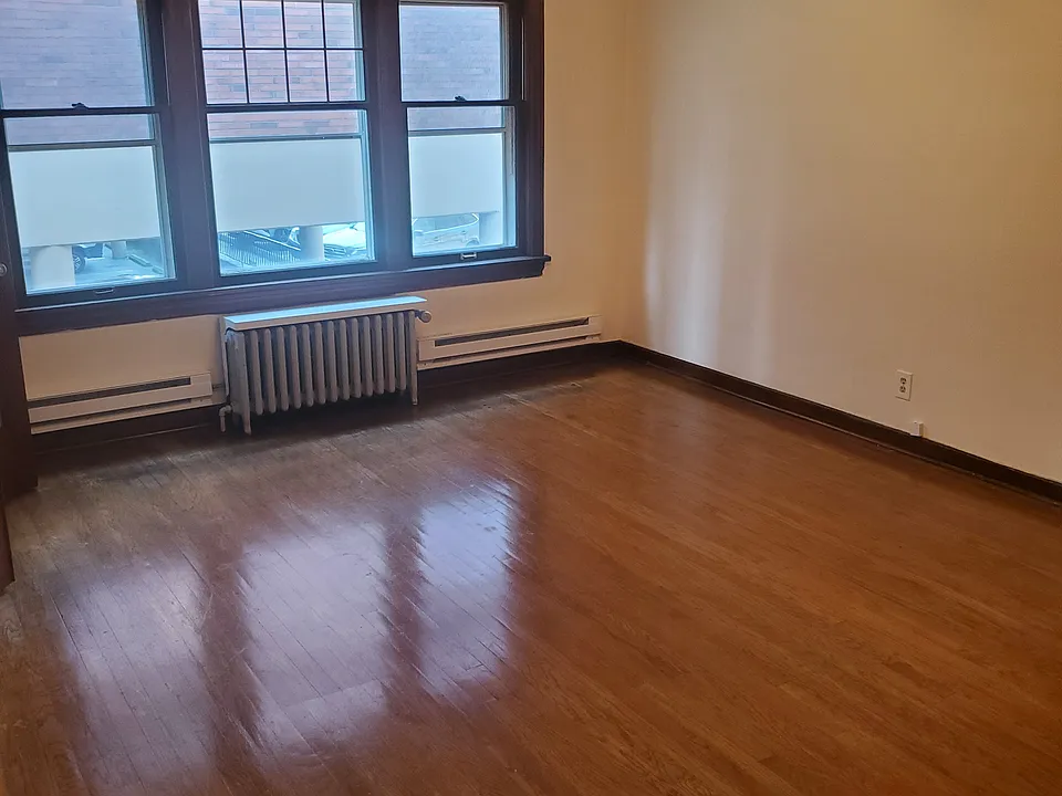 427 Bellevue Ave E #206