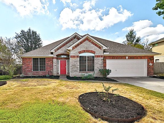2nd image of 124 Stonehedge Blvd