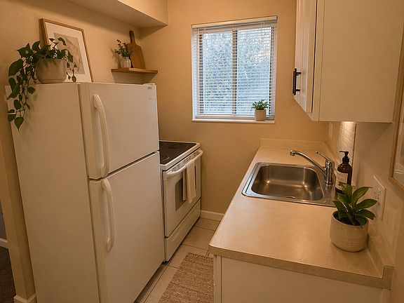 5th image of 1855 Cliffview Rd APT 4A