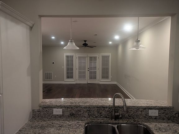 4th image of 20 Howe St Unit 3