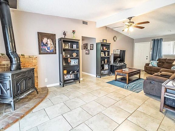 3rd image of 1205 Olen Ln