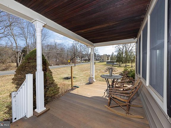 2nd image of 1684 Chestnut Ridge Rd