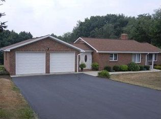 155 Country Lane Rd, Butler, PA 16001