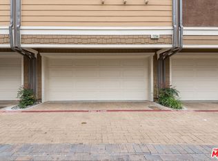 7254 N Cedar Rd, Van Nuys, CA 91405