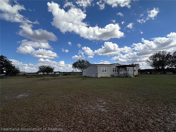 2nd image of 668 Maude Rd