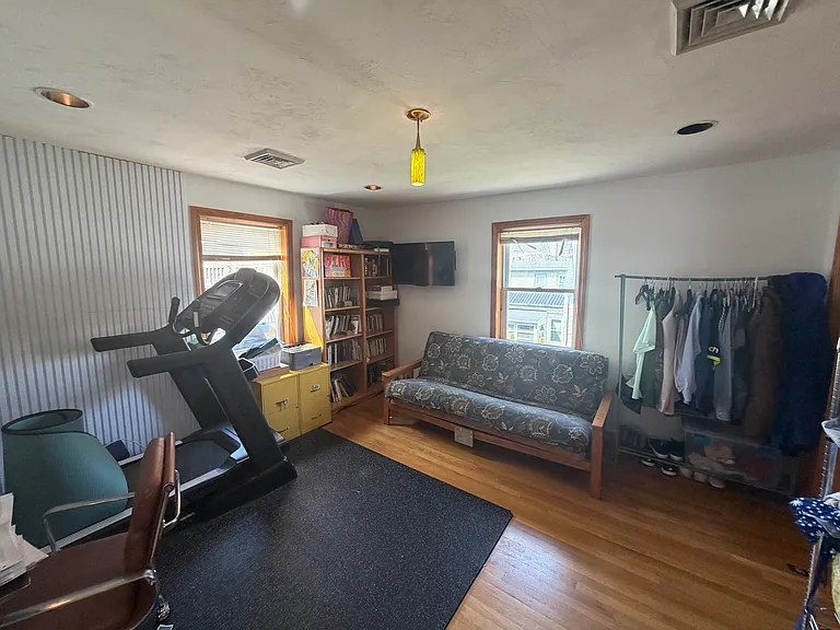 35 Raymond St #2 — Photo 12