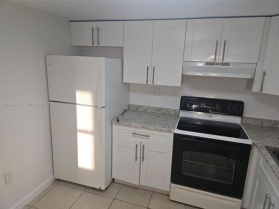 2nd image of 9987 Nob Hill Ln #9987