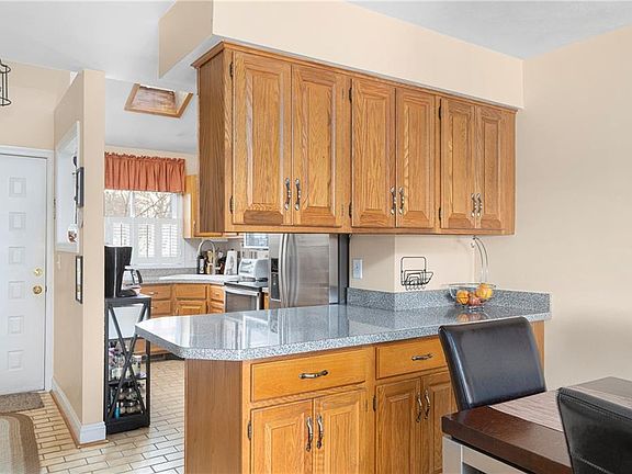 4th image of 125 Smith Ave Unit 13E
