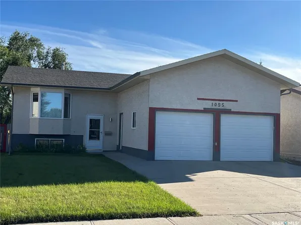 1055 KENDERDINE DRIVE N, Regina, SK S4X 4H5