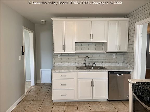 5th image of 4513 Noyes Ave