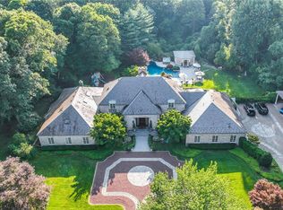 45 Wolver Hollow Rd, Glen Head, NY 11545