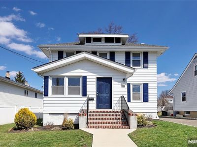 22 Oldis St, Rochelle Park, NJ, 07662