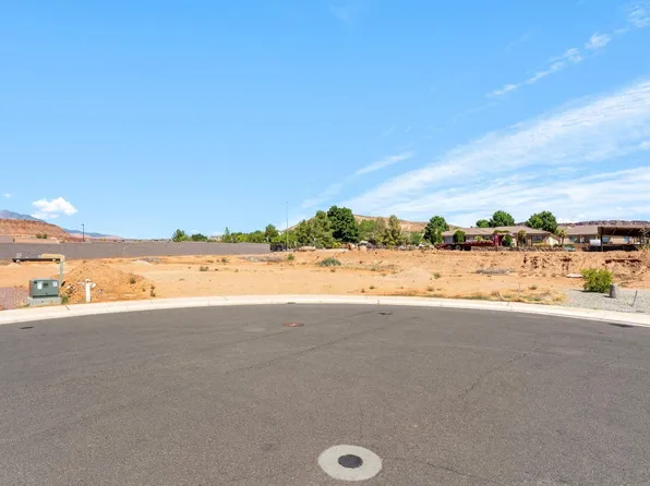 711 E Crew Ct, Washington, UT 84780