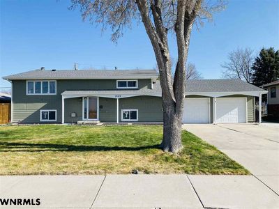 1909 E 27th St, Scottsbluff, NE, 69361
