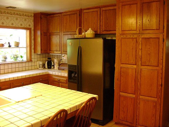 Custom Kitchen Cabinets