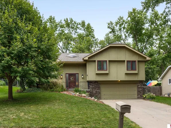 11336 Taylor St, Omaha, NE 68164