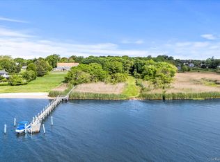 198 Country Rd, Bellport, NY 11713