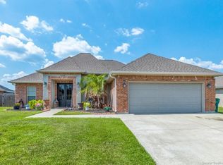 1226 Adam Ln, Sulphur, LA 70663