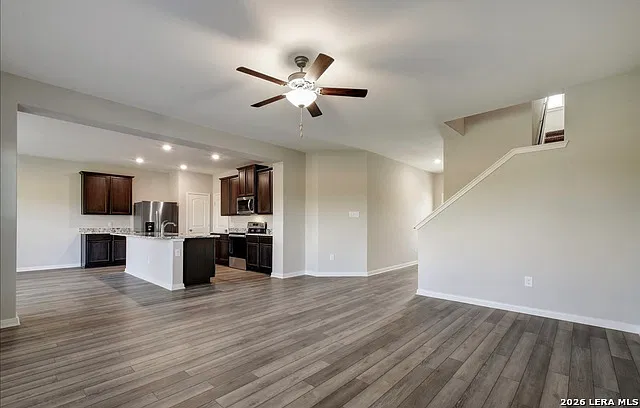 4 bed, 2.5 bath, 2243 sqft, $2,100 — Photo 3