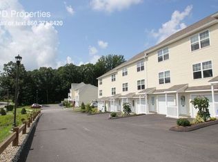 607 River View Ln, Norwich, CT 06360