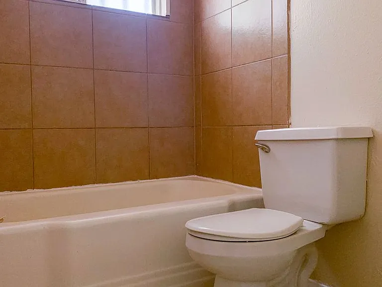 One Bedrooms near VA Hospital — Photo 25