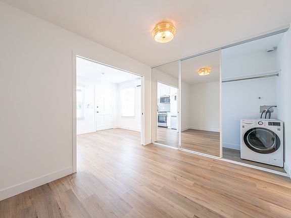 4th image of 459 S Van Ness Ave #4411