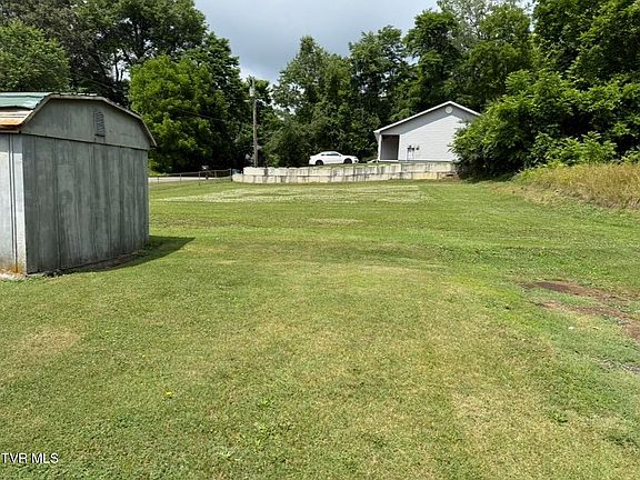 5th image of 1506 Pittstown Rd