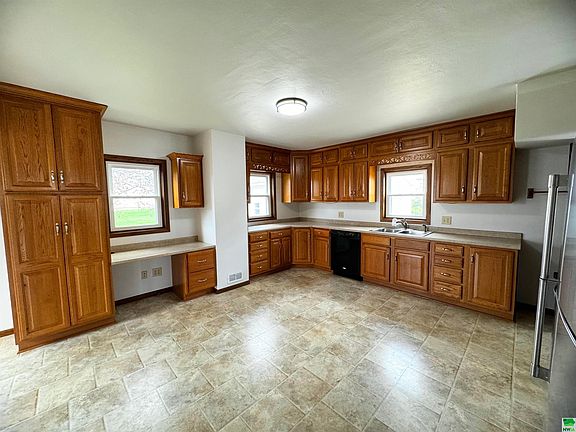 5th image of 27 Vista Dr
