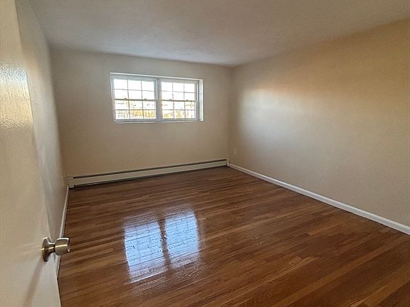 5th image of 17 Cass St APT 4