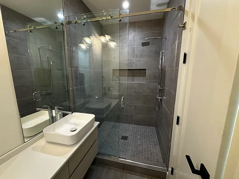 517 M St NE #1 — Photo 23