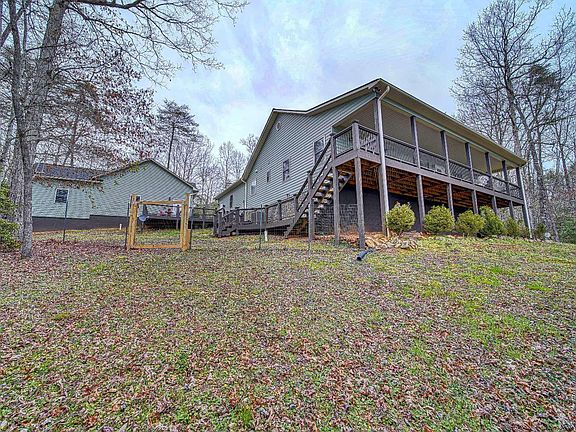 3rd image of 2109 Brasstown Ln
