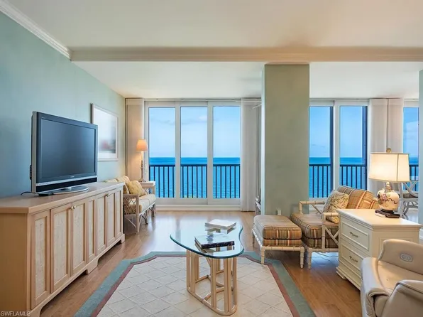 3377 Gulf Shore Blvd N APT 7A, Naples, FL 34103