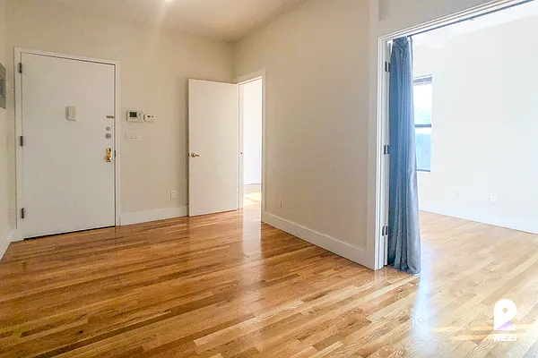 Rented by REZI | media 4