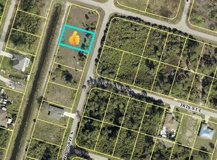 528 Redwood Ave S, Lehigh Acres, FL 33974