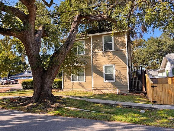 4th image of 2302 Colorado St