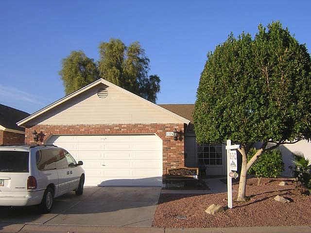 2nd image of 1324 N STRAFORD Drive