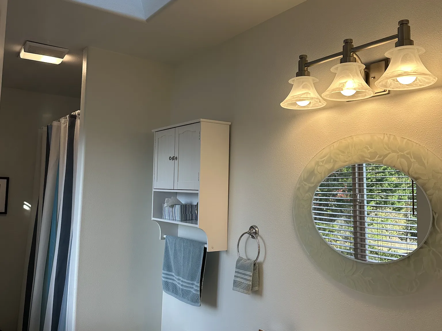 3 bed, 2.5 bath, 1500 sqft, $1,375 — Photo 3